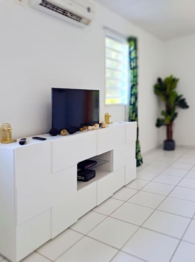 Grand Studio Meuble De 35M² Apartment Fort-de-France Luaran gambar